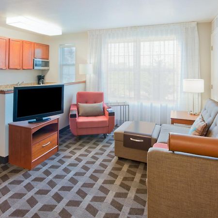ทาวน์เพลส สวีท ดีทรอยต์ ลิโวเนีย Hotel ภายนอก รูปภาพ