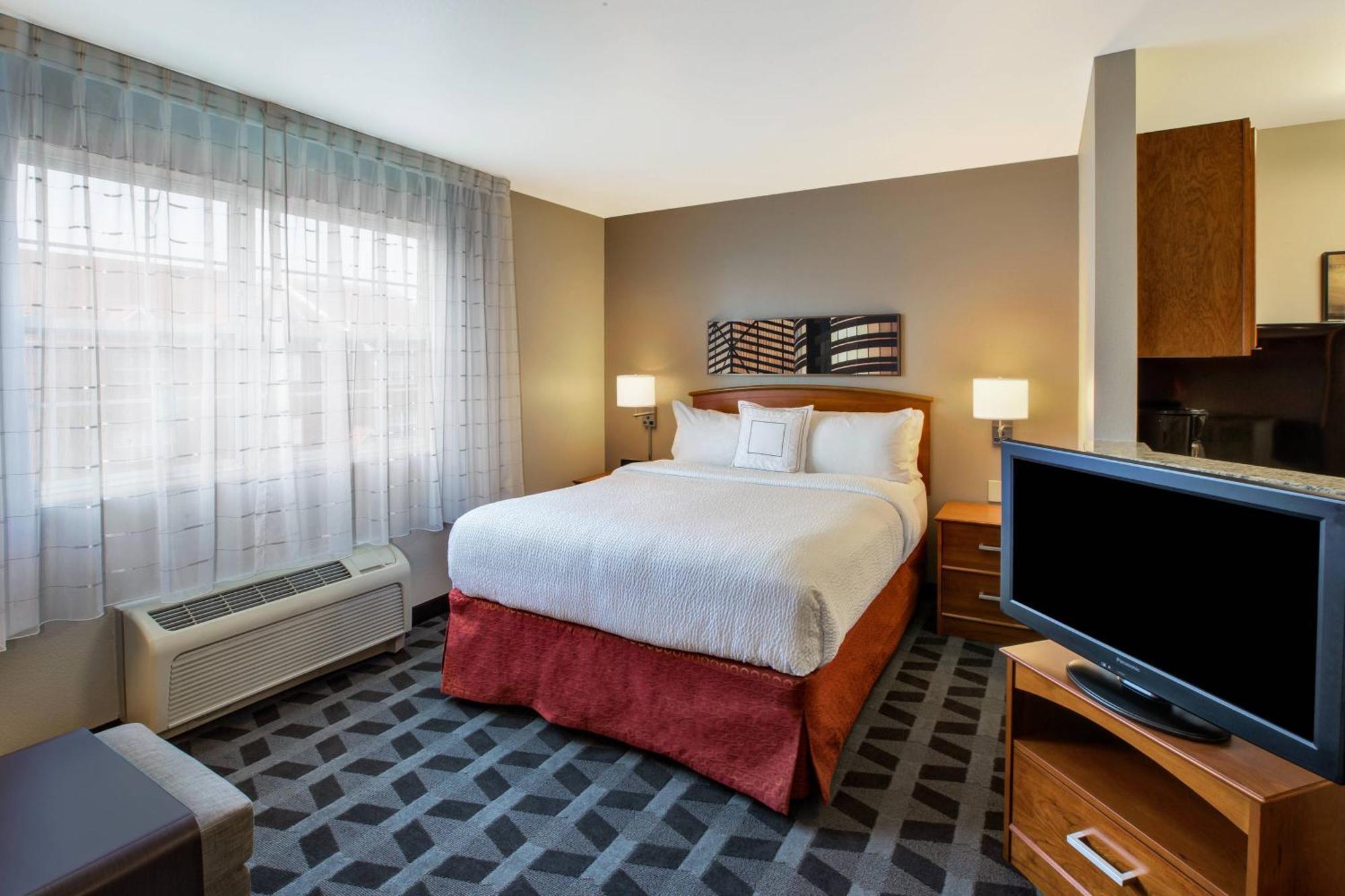 ทาวน์เพลส สวีท ดีทรอยต์ ลิโวเนีย Hotel ภายนอก รูปภาพ