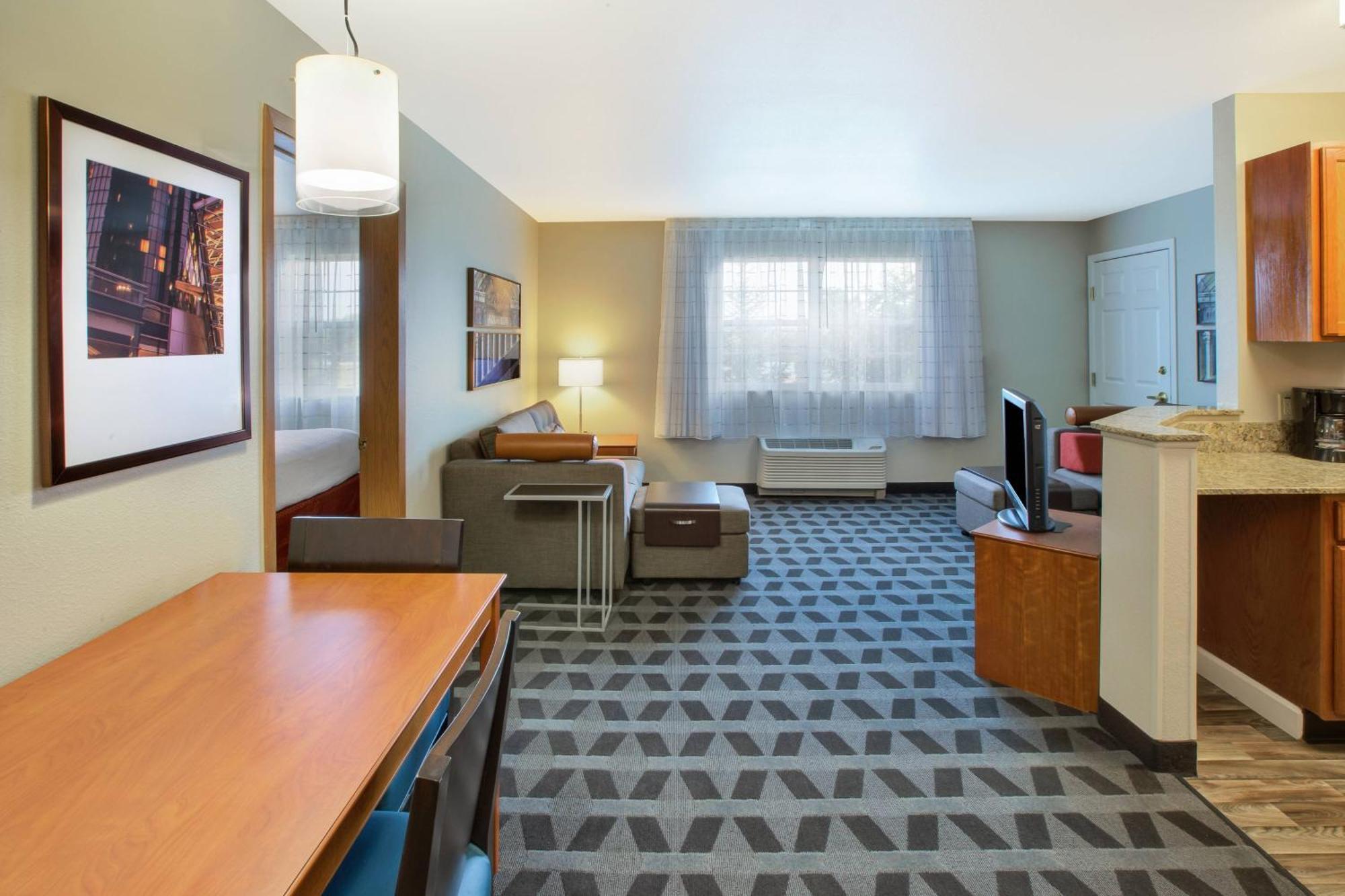ทาวน์เพลส สวีท ดีทรอยต์ ลิโวเนีย Hotel ภายนอก รูปภาพ